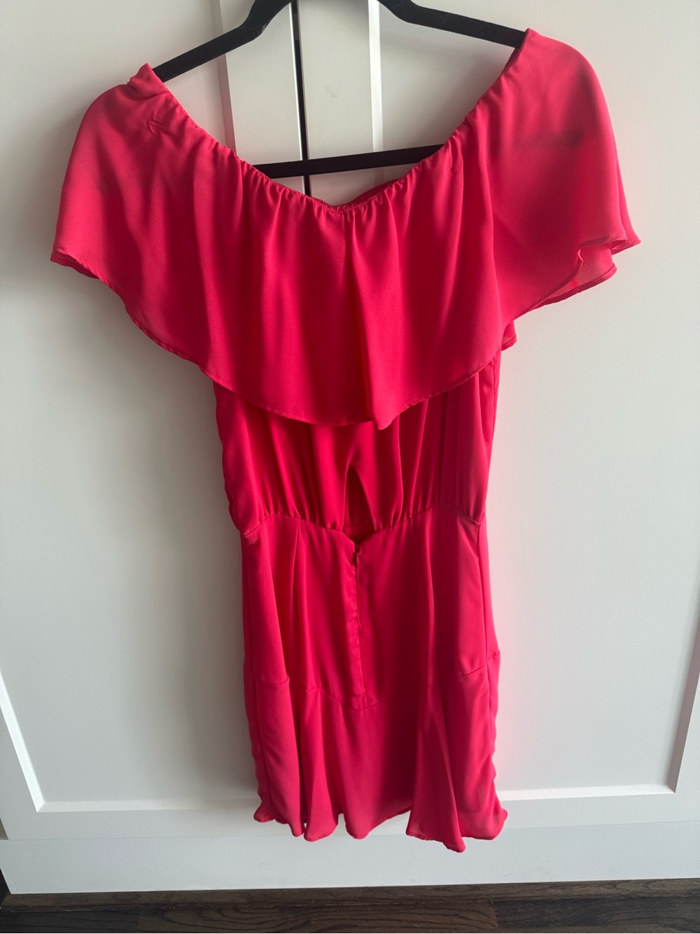 Off-Shoulder Red Ruffle Mini Skirt - Picture 3 of 4
